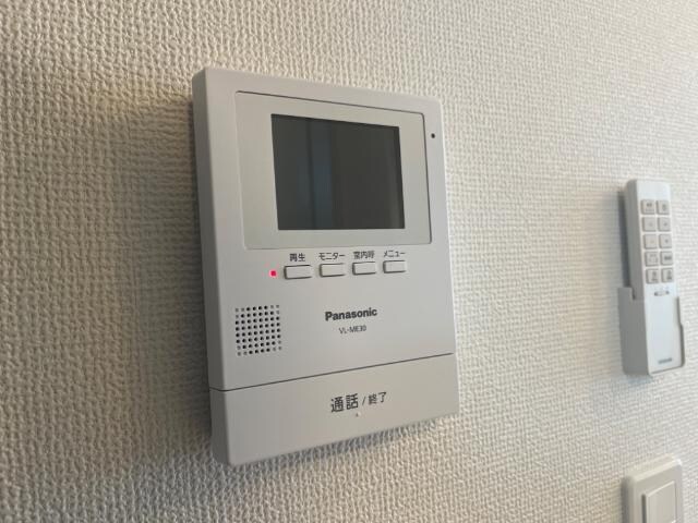 物件内観写真3　(カメラ付インターホン)