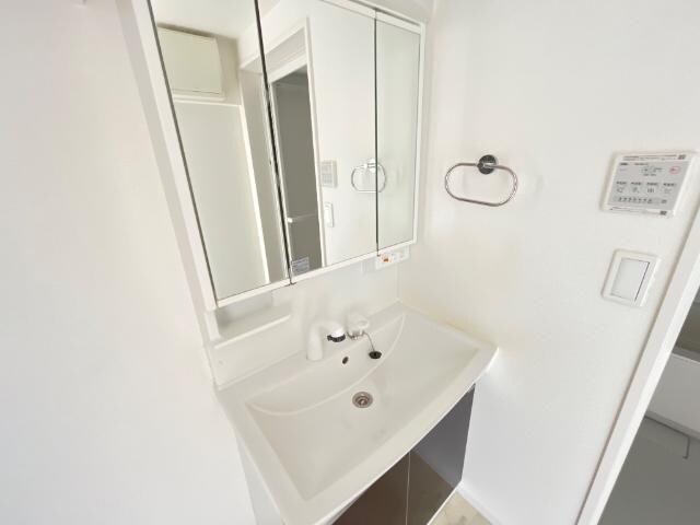 物件内観写真8　(シャンプードレッサー)