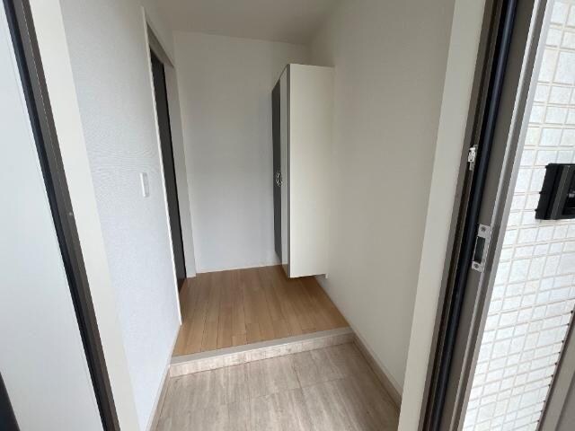 物件内観写真9　(玄関)