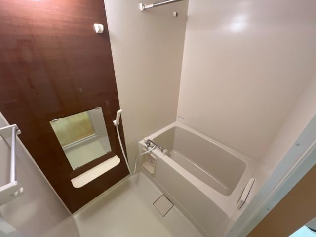 物件内観写真4　(ユニットバス)