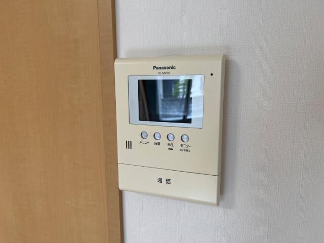 物件内観写真12　(カメラ付インターホン)