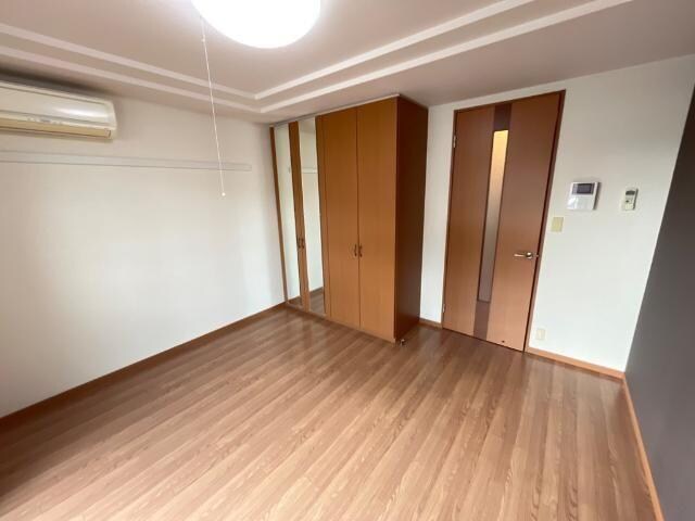 物件内観写真2　(リビング)