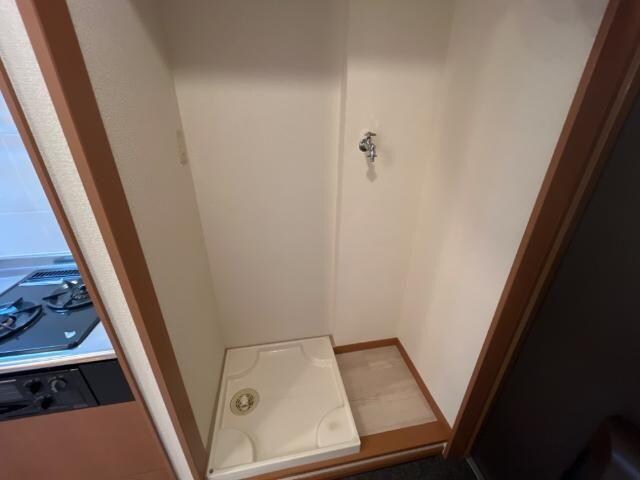 物件内観写真3　(洗濯機置き場)