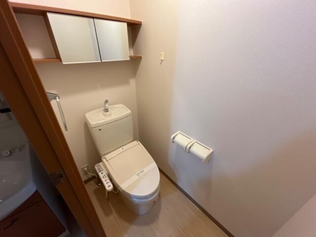 物件内観写真5　(トイレ)