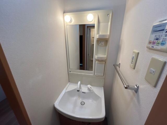 物件内観写真8　(洗面)