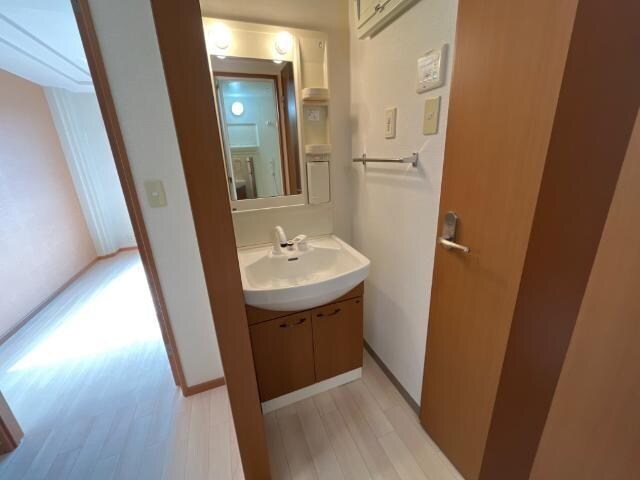 物件内観写真8　(洗面)
