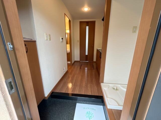 物件内観写真8　(玄関)