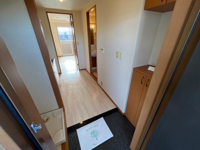 物件内観写真9　(玄関)