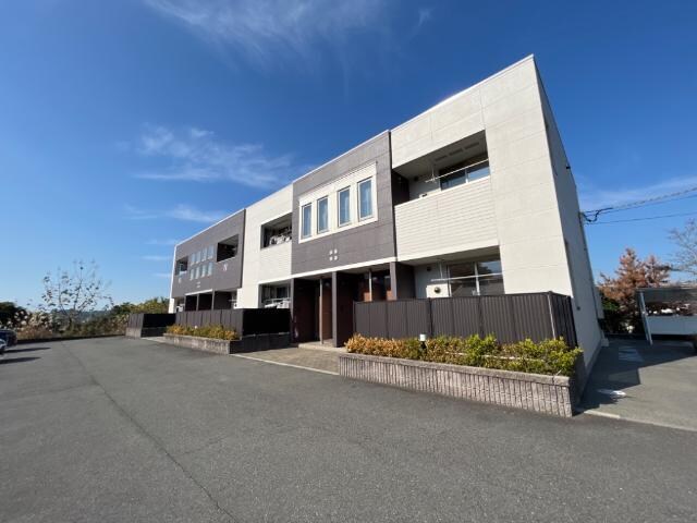 物件外観写真1　(外観写真（昼）)