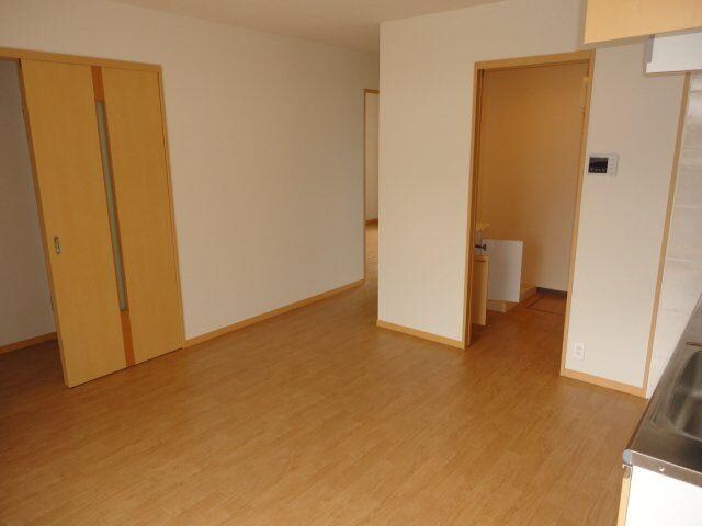 物件内観写真2　(リビング)