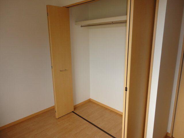 物件内観写真6　(シャワー付トイレ)