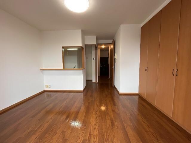 物件内観写真2　(リビング)