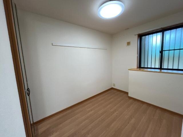 物件内観写真3　(洋室)