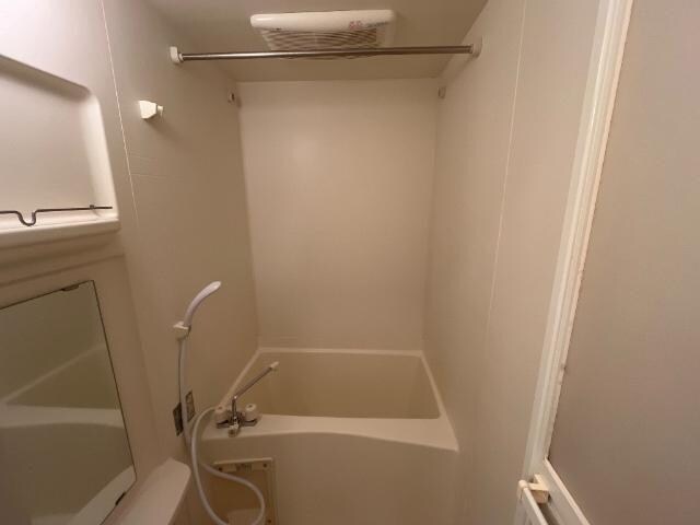 物件内観写真5　(ユニットバス)