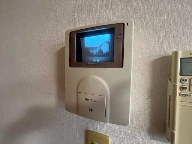 物件内観写真12　(カメラ付インターホン)