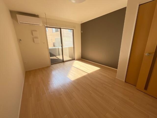 物件内観写真4　(室内)