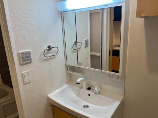 物件内観写真8　(洗面)