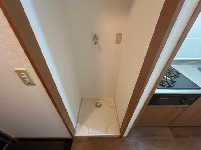 物件内観写真2　(洗濯機置場)