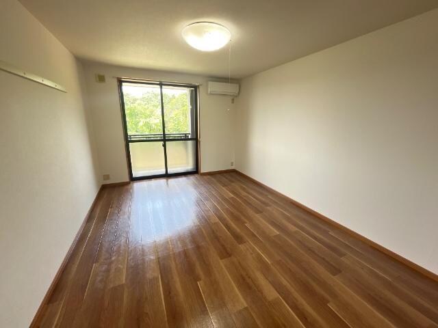 物件内観写真3　(室内)