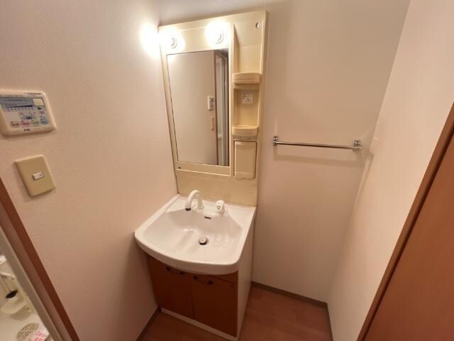 物件内観写真7　(洗面)