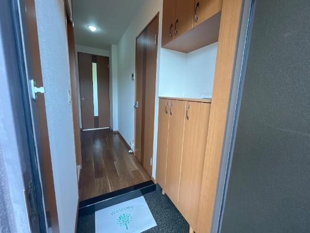 物件内観写真8　(玄関)