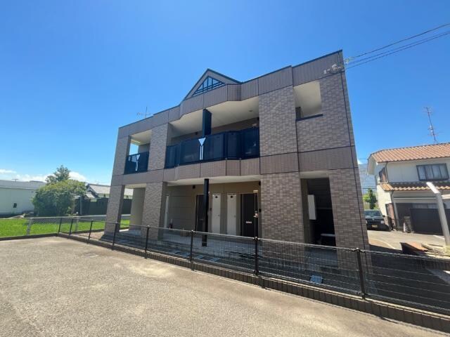 物件外観写真1　(外観写真（昼）)