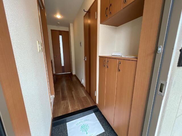 物件内観写真8　(玄関)