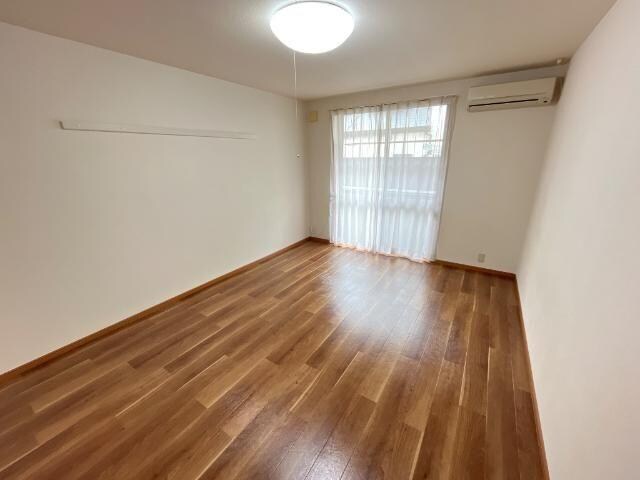 物件内観写真10　(室内)