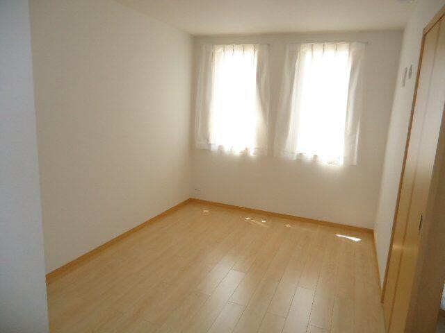 物件内観写真3　(洋室)