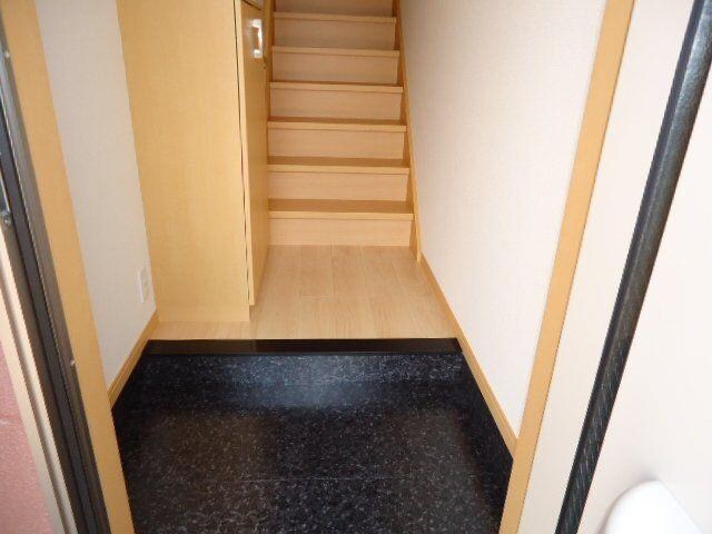 物件内観写真9　(玄関)