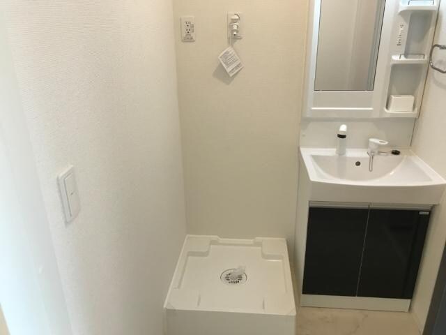 物件内観写真14　(洗濯機置場)