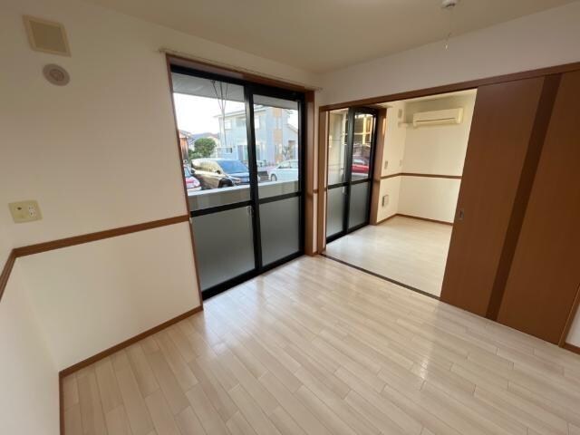 物件内観写真4　(室内)