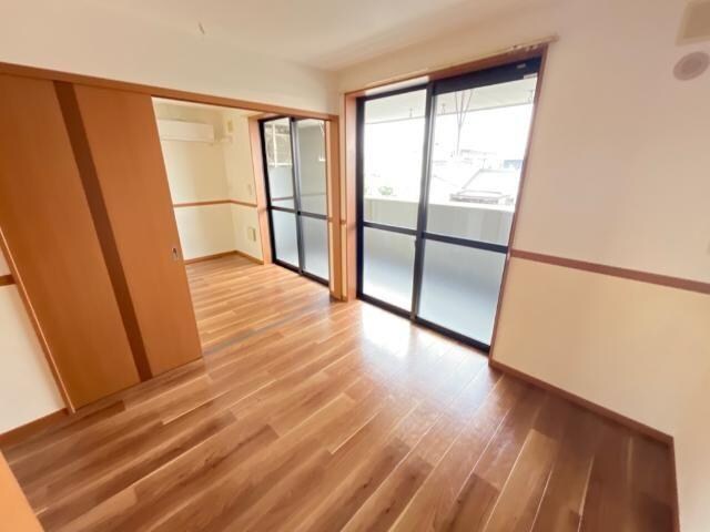 物件内観写真4　(室内)