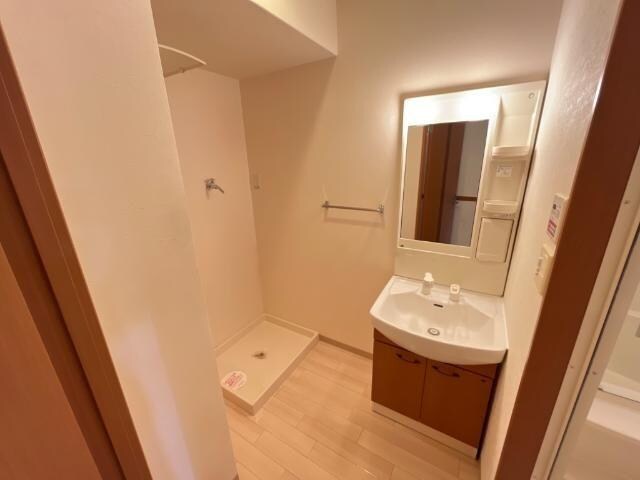 物件内観写真8　(洗面)