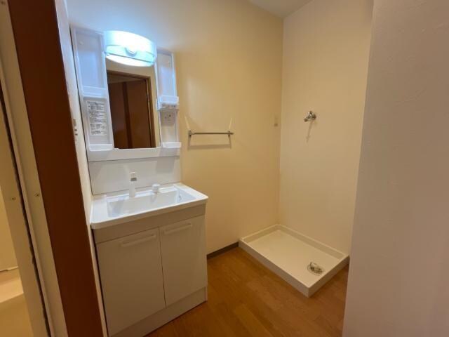 物件内観写真8　(洗面)