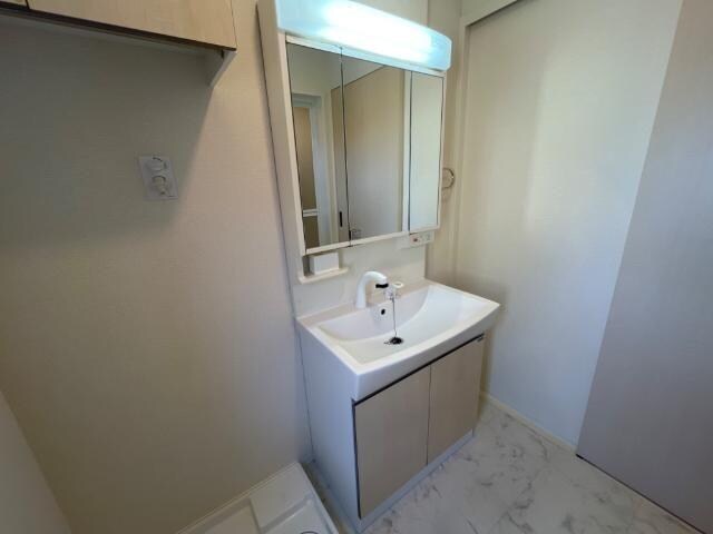 物件内観写真8　(洗面)