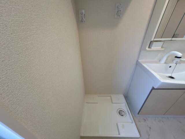 物件内観写真11　(洗濯機置場)