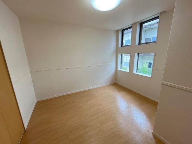 物件内観写真3　(室内)