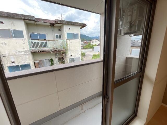 物件内観写真10　(ベランダ)