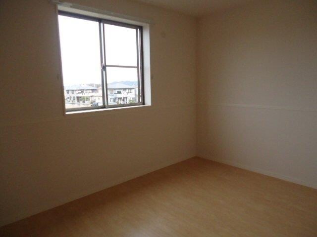 物件内観写真2　(室内)