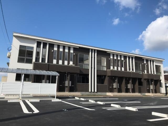 物件外観写真1　(外観写真（昼）)