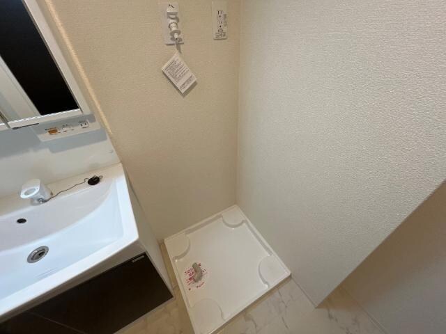 物件内観写真4　(洗濯機置場)