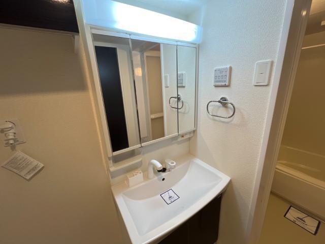 物件内観写真8　(洗面)