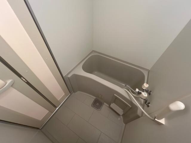 物件内観写真4　(ユニットバス)