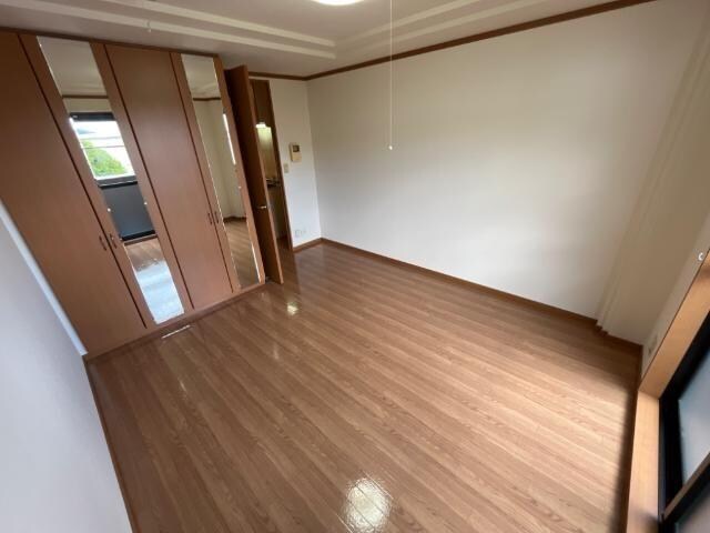 物件内観写真5　(シャワー付トイレ)