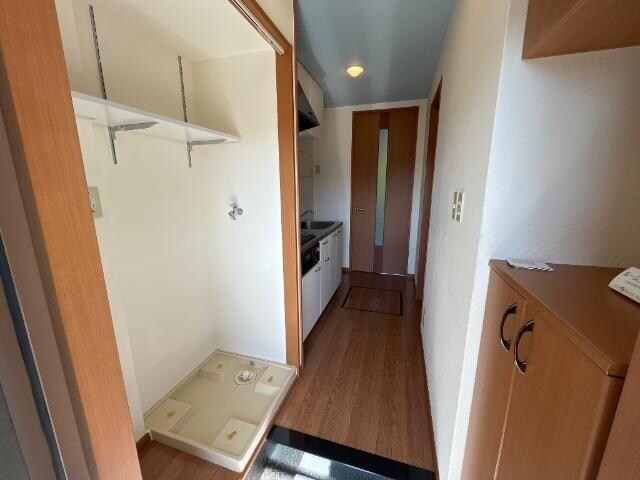 物件内観写真8　(玄関)