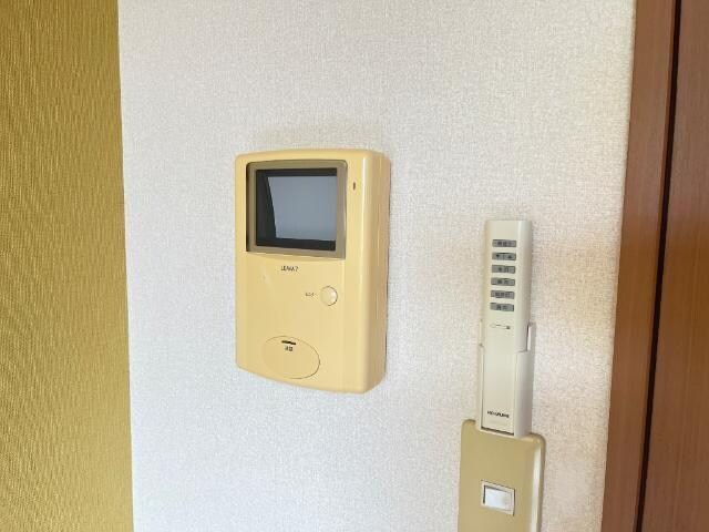 物件内観写真8　(玄関)