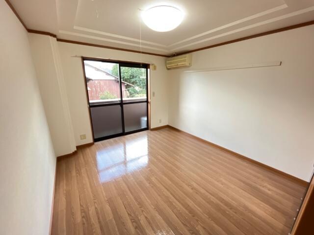 物件内観写真10　(洋室)