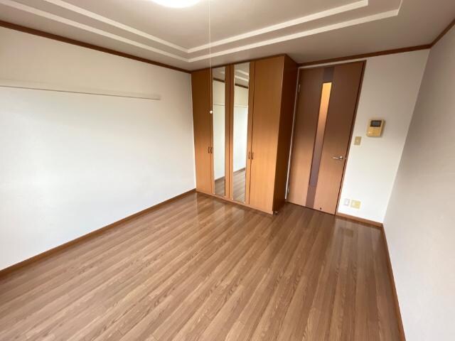 物件内観写真11　(洋室)