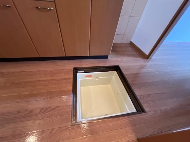 物件内観写真13　(カメラ付インターホン)